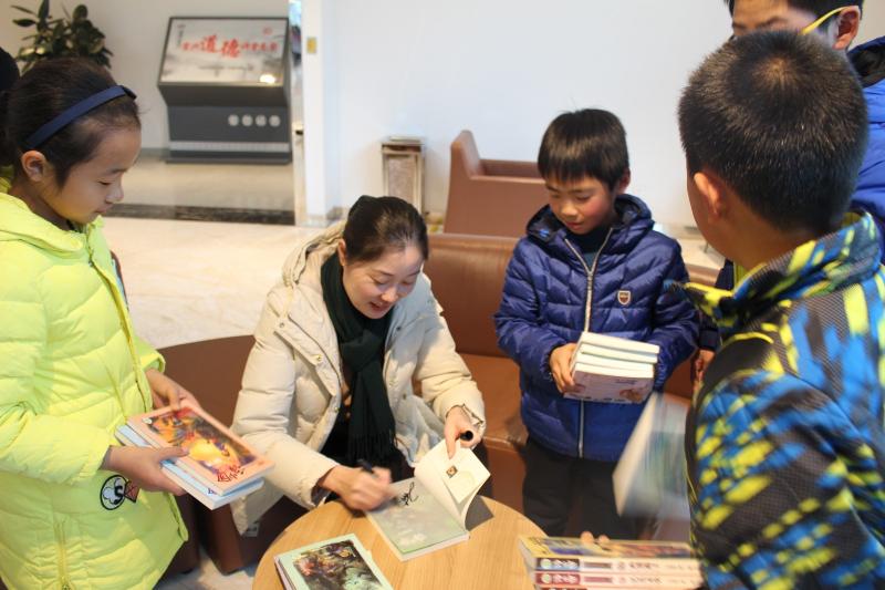 《汤小团》作者谷清平走进宜图，给孩子们带来别样的历史课