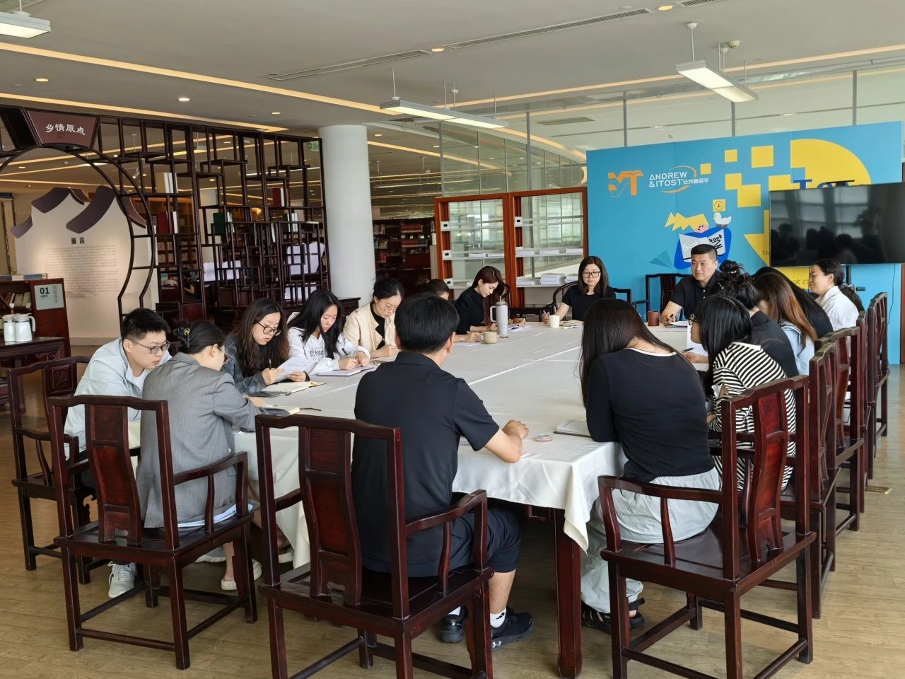 宜兴市图书馆召开主题讨论会 助力社会工作部提质增效