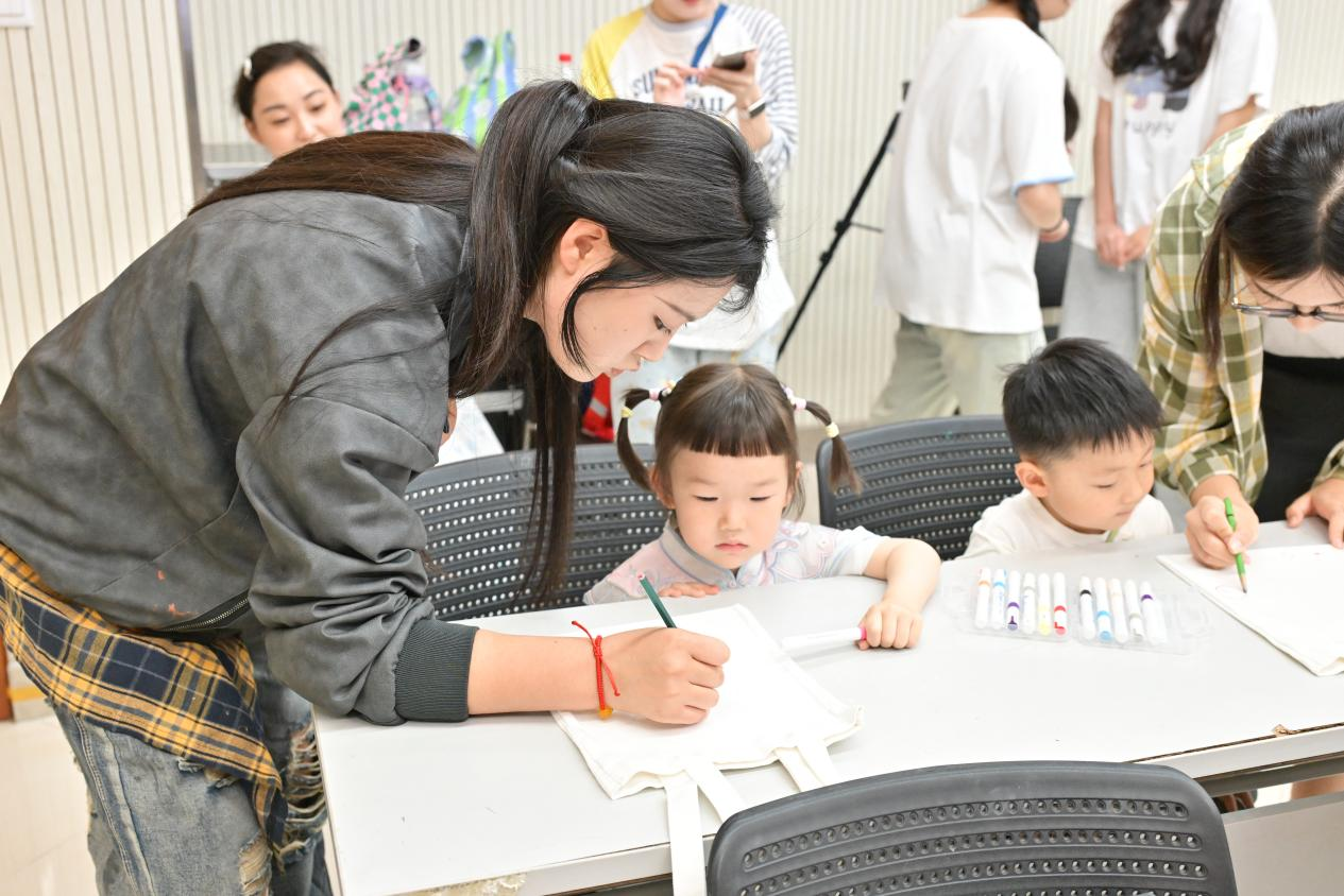陶书会公益课堂： 书海探秘，童绘环保梦——环保帆布包